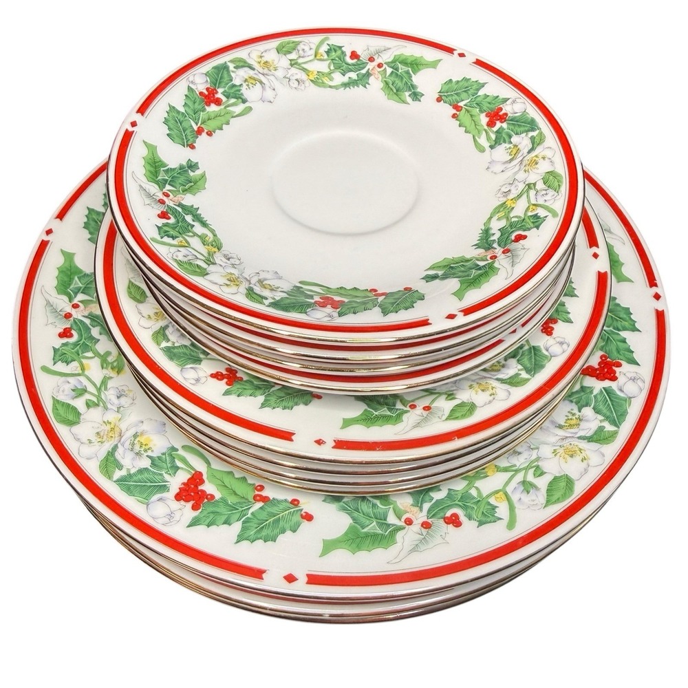 Lynn's St. Maria Christmas China Plates ~ Set Of 4-10.5" 4-7.5" 4-6.5" Vintage